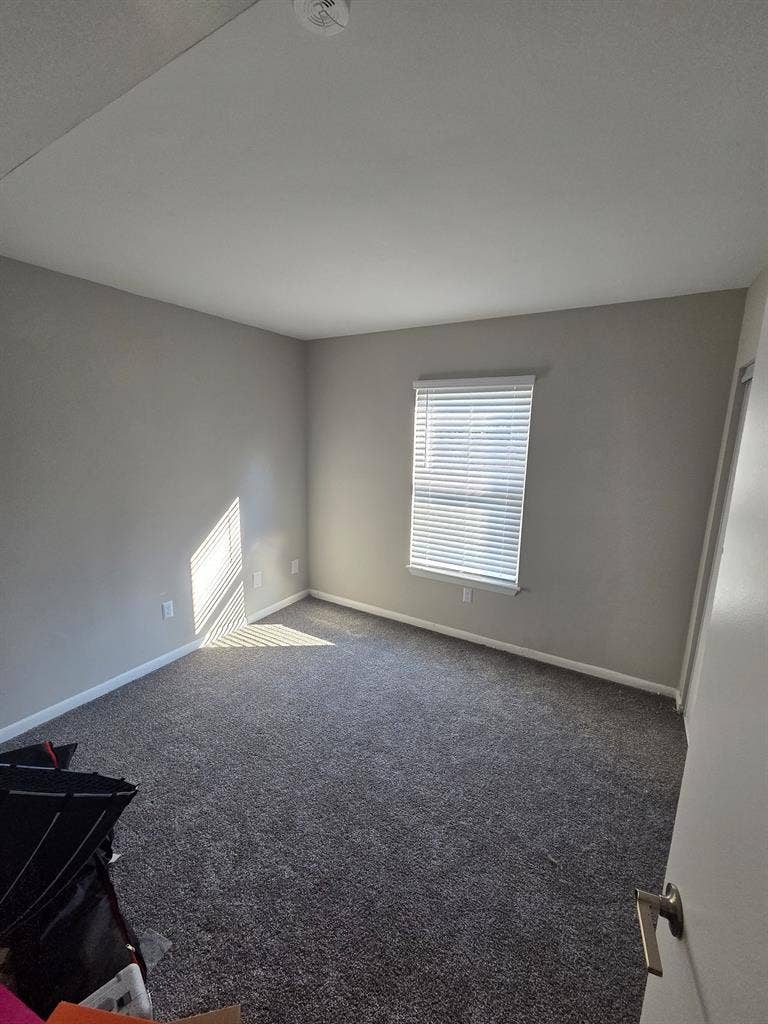 Room for Rent in Portsmouth!