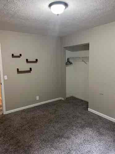 Hermitage area- Room for rent