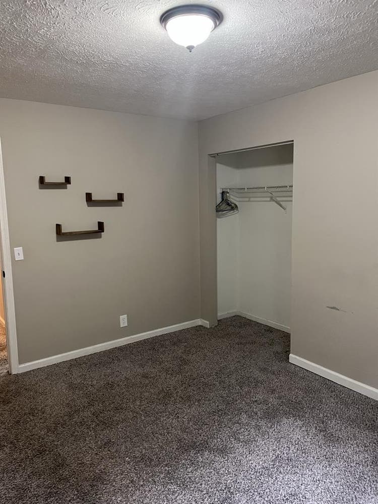 Hermitage area- Room for rent