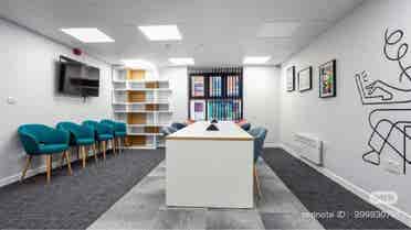 Student Room Available!!!