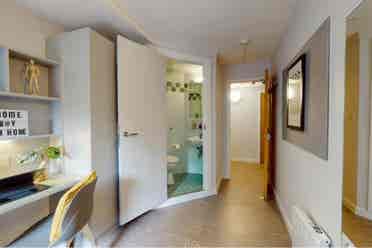 Student Room Available!!!