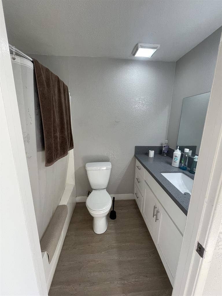 Spacious 2 Bedroom Sublet Koreatown