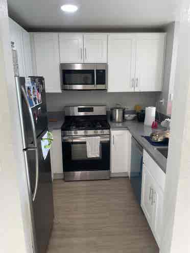 Spacious 2 Bedroom Sublet Koreatown