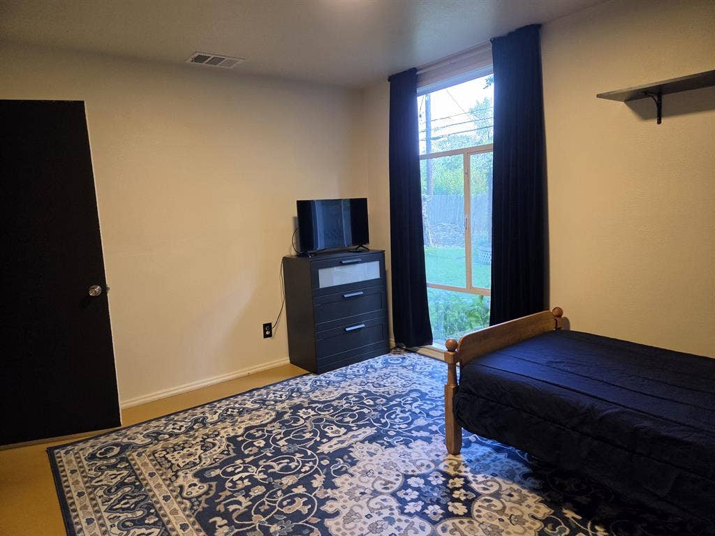 Single Room and bathroom available
