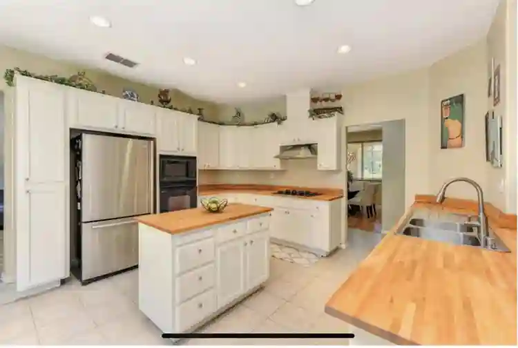 2 Rooms Available in South Natomas