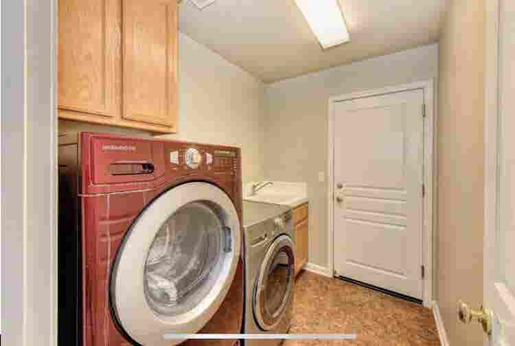 2 Rooms Available in South Natomas
