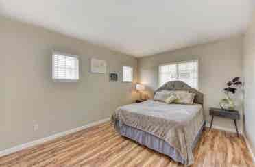 2 Rooms Available in South Natomas