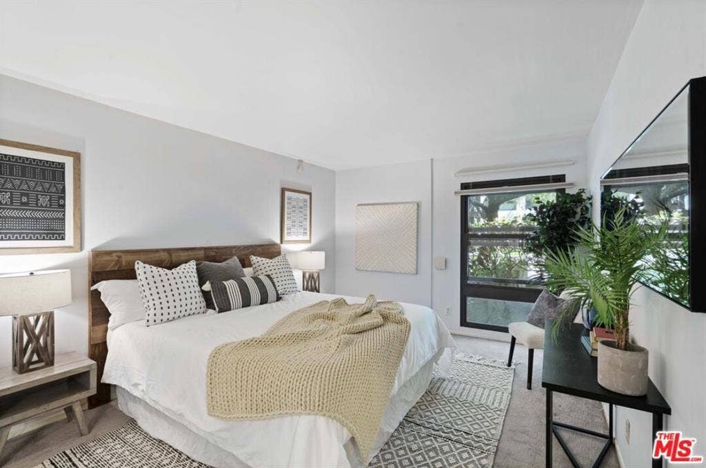 Perfect Location many amenities!