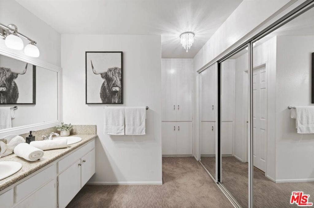 Perfect Location many amenities!