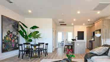 Room available 3-bedroom townhouse.