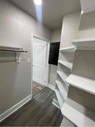 This cozy apartment ready June 3rd
