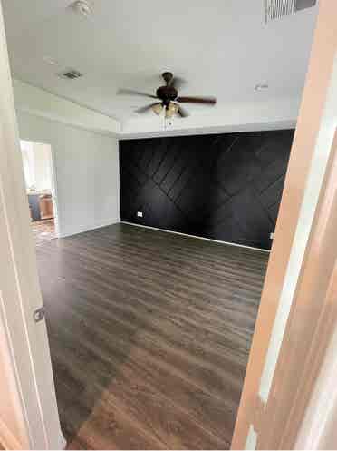This cozy apartment ready June 3rd