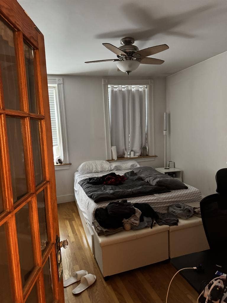 Looking for new roomate