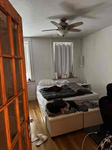 Looking for new roomate
