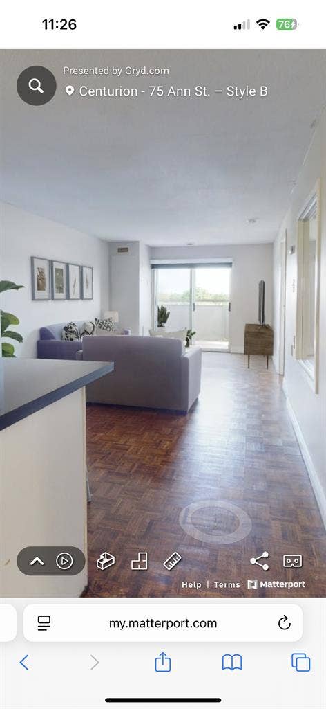 1 room available in 3bed apartment