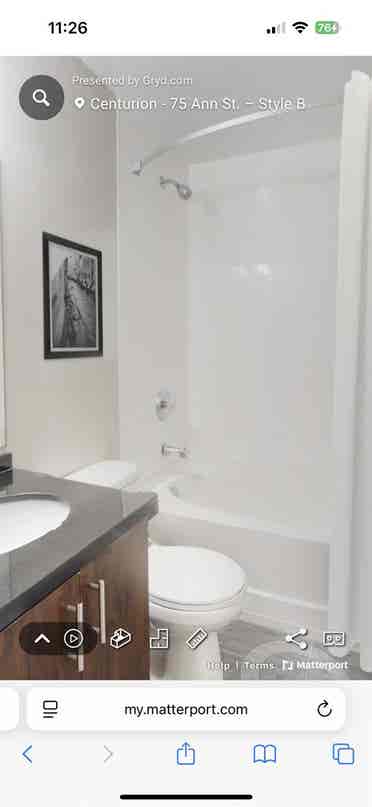 1 room available in 3bed apartment