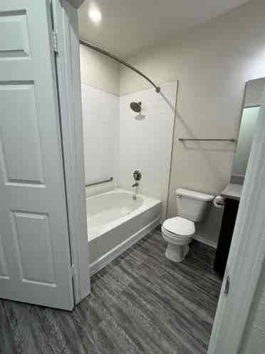 Looking for a roommate ASAP