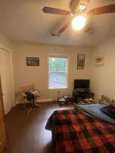 Room and shared bathroom available!