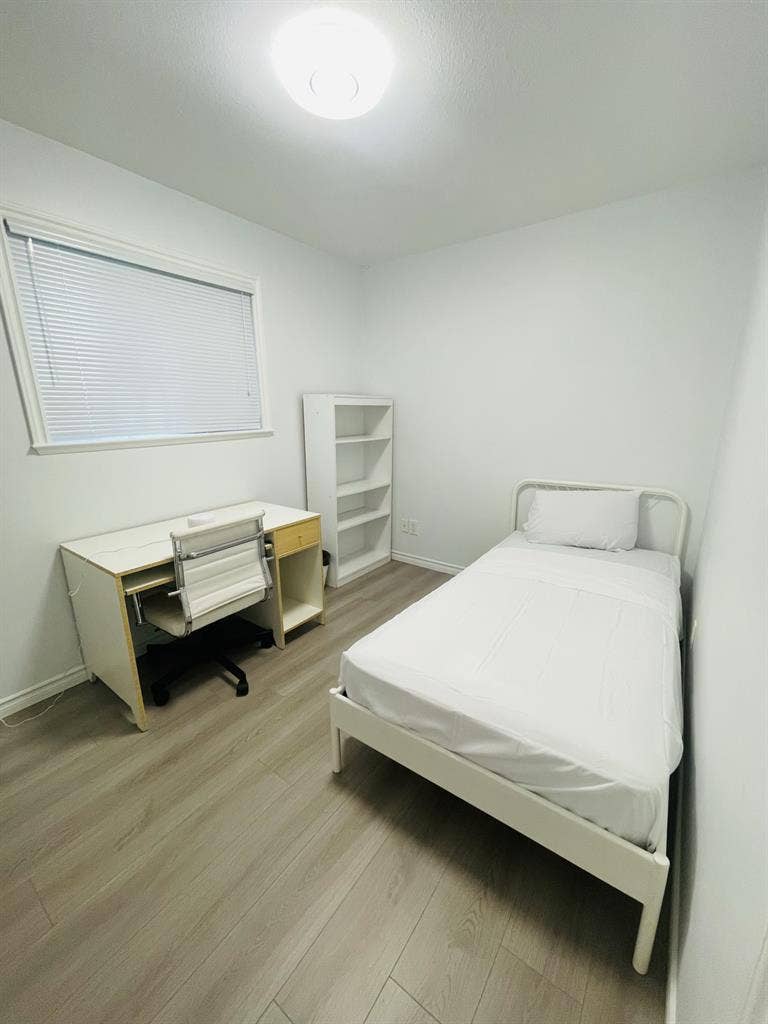 1 Bedroom for Rent (Female Only)