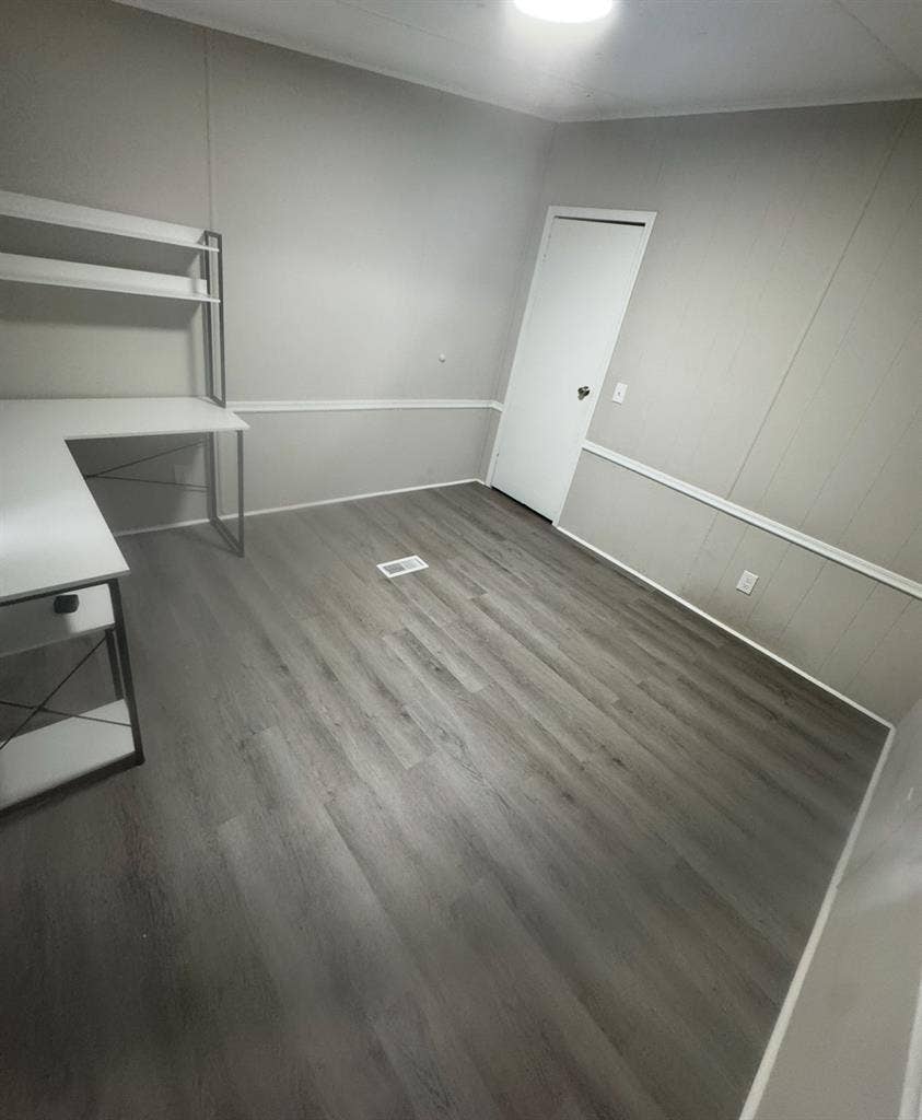 Room for rent, private bathroom.