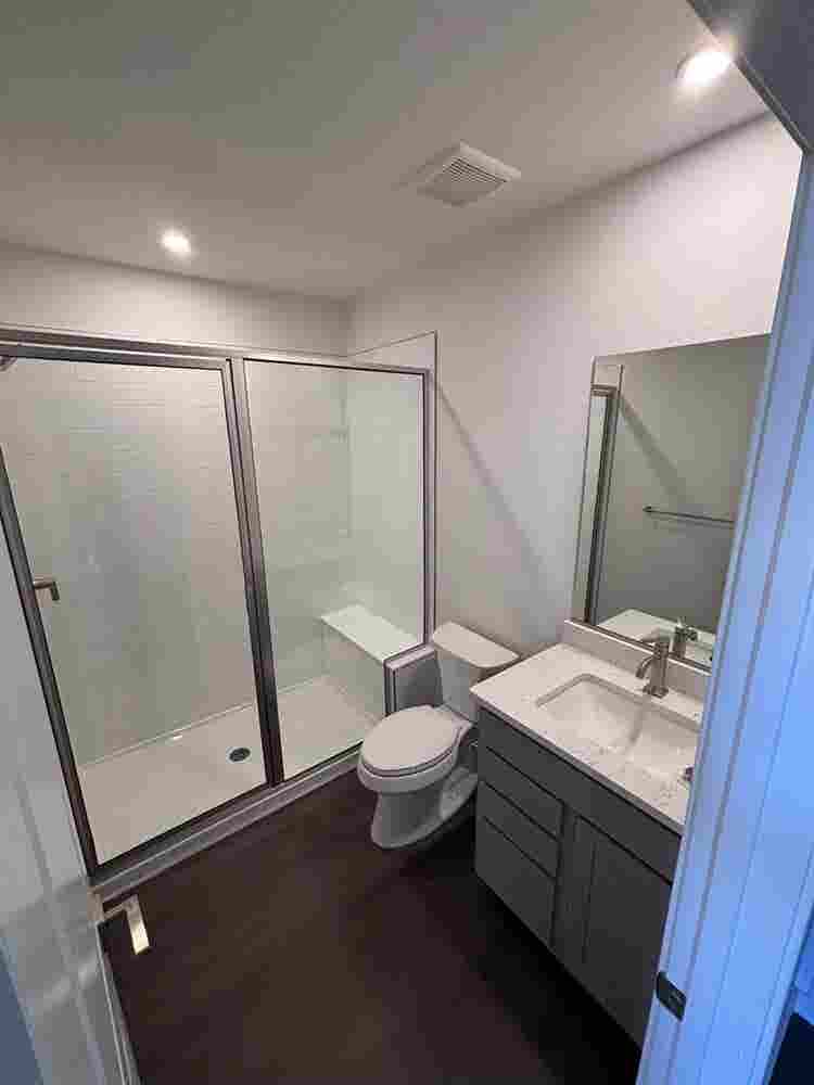 Private room & bathroom