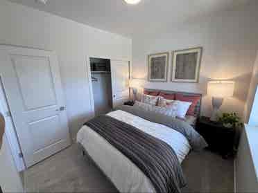 Private room & bathroom