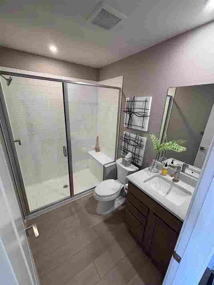 Private room & bathroom