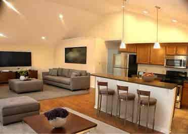 Private bedroom~ w bethel ave