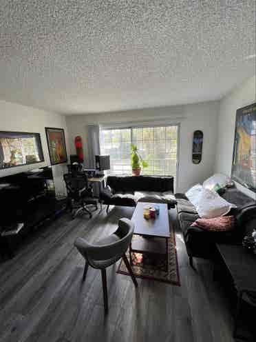 Luxury bedroom/bath in Hollywood