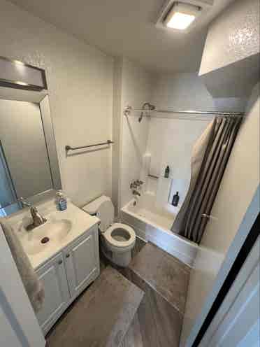 Luxury bedroom/bath in Hollywood