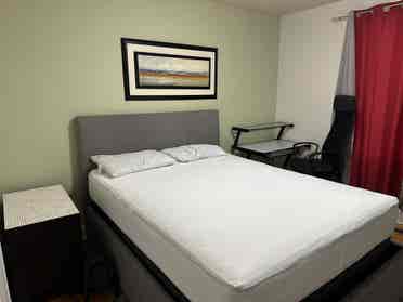 room for rent in 4 bedroom house