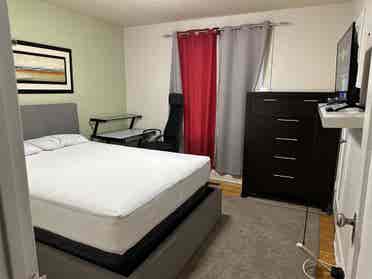 room for rent in 4 bedroom house