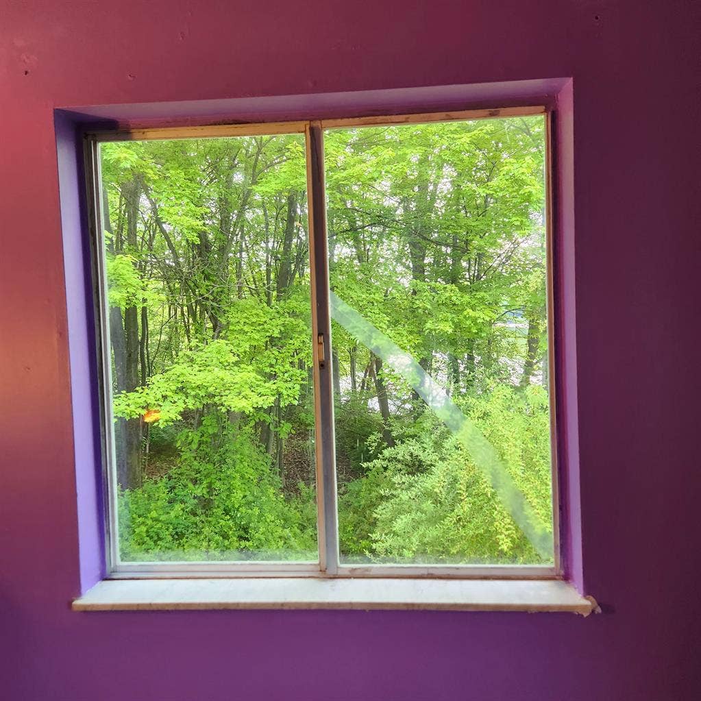 Peaceful, Purple Room w/ lake views