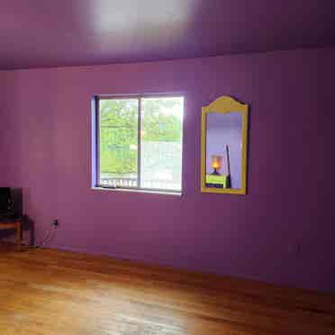 Peaceful, Purple Room w/ lake views