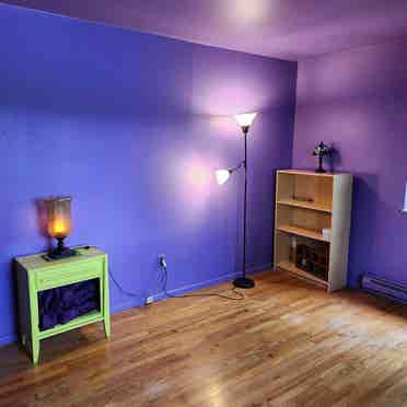 Peaceful, Purple Room w/ lake views