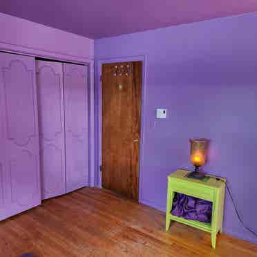 Peaceful, Purple Room w/ lake views