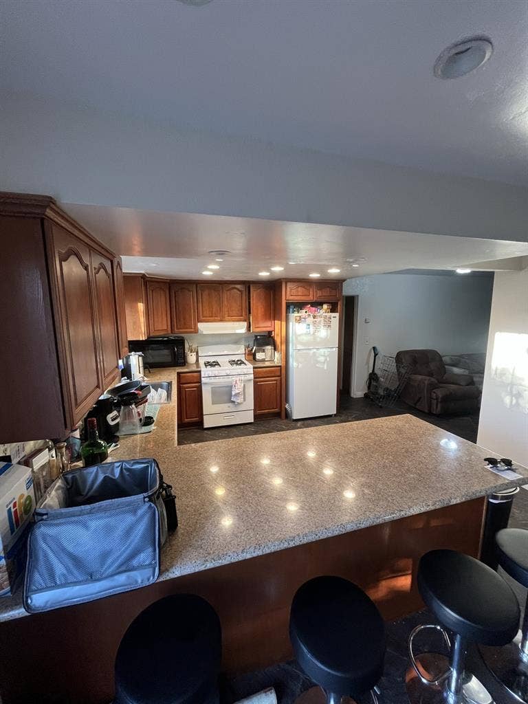 2 Rooms for Rent
