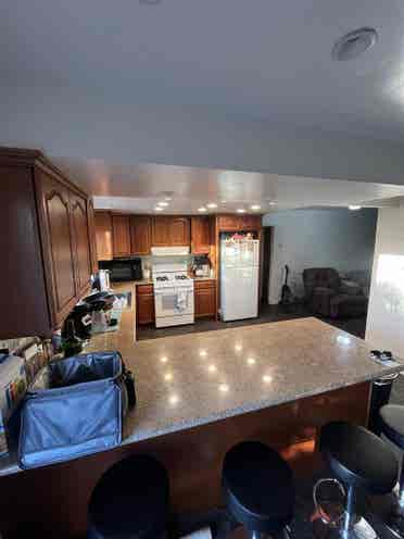 2 Rooms for Rent