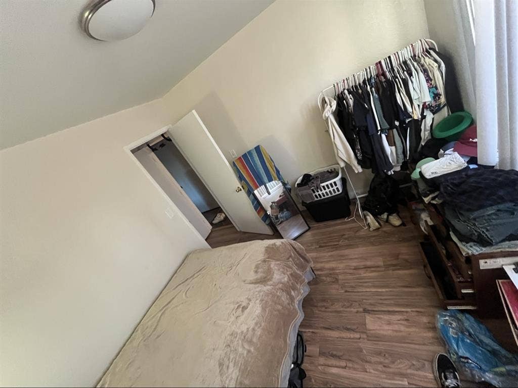 2 Rooms for Rent