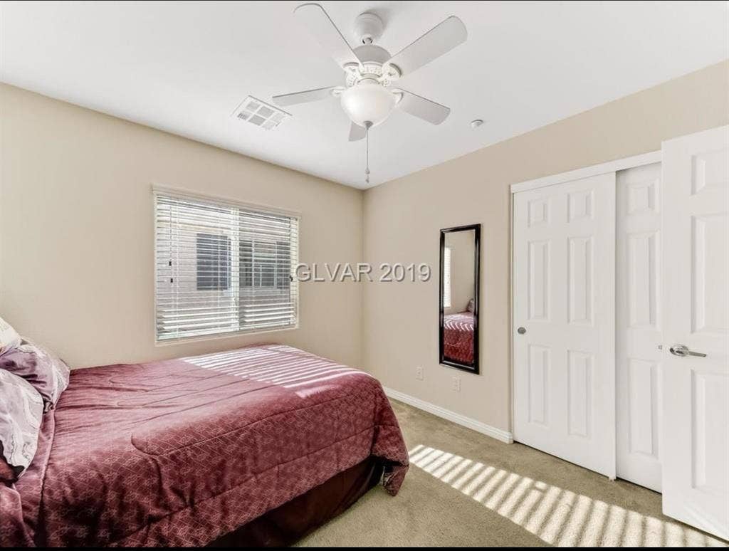 Townhouse room for rent