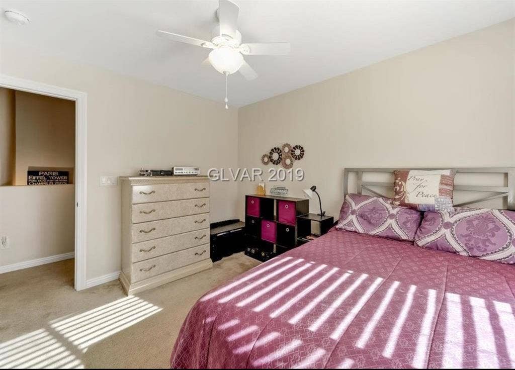 Townhouse room for rent