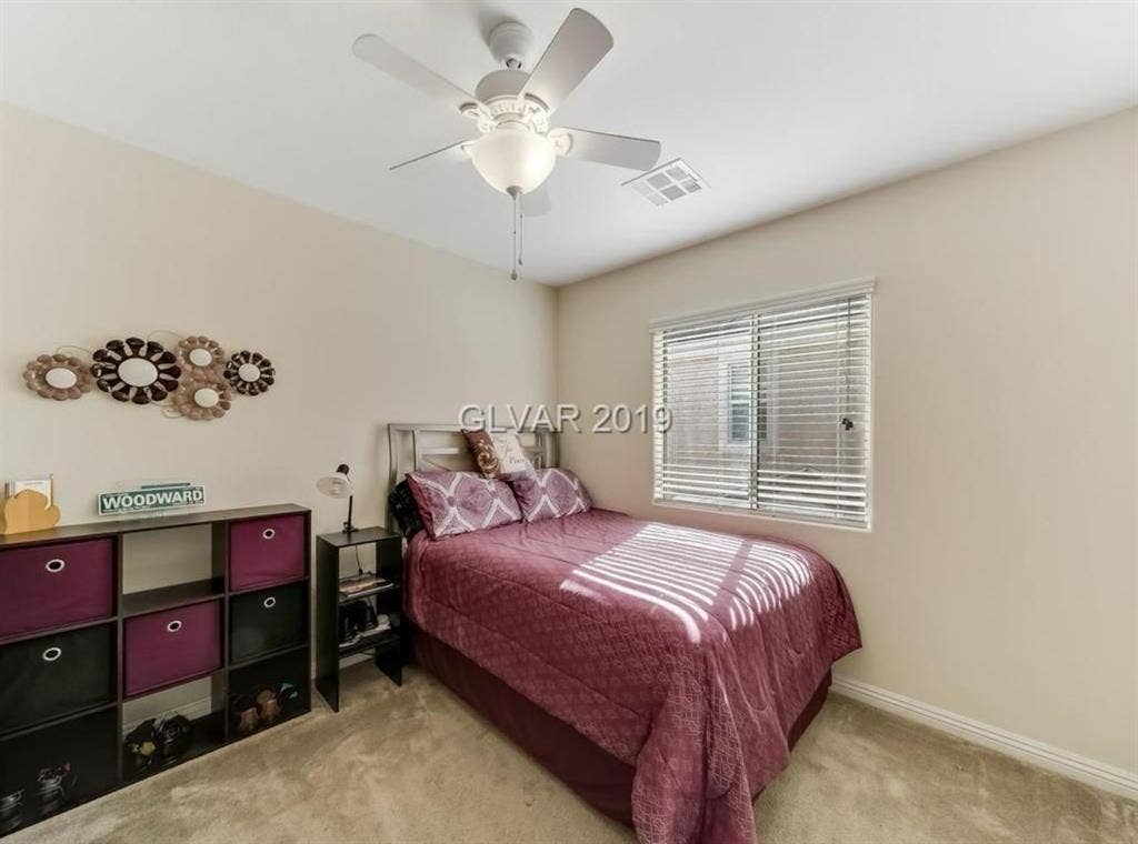 Townhouse room for rent