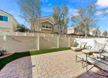 Townhouse room for rent