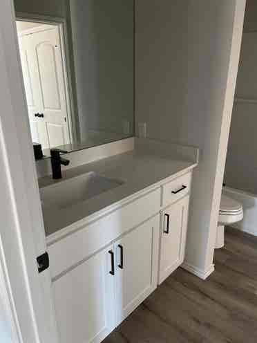 1 Bedroom Apartment 6 Months
