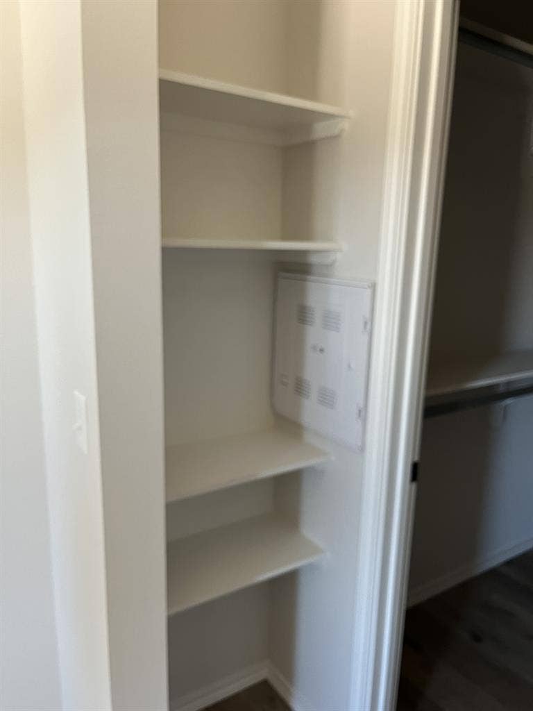 1 Bedroom Apartment 6 Months
