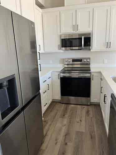 1 Bedroom Apartment 6 Months