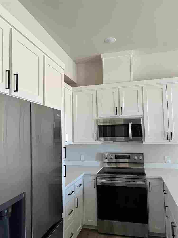 1 Bedroom Apartment 6 Months