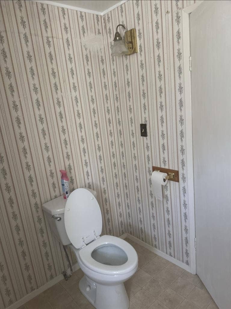 Master bedroom/private bathroom