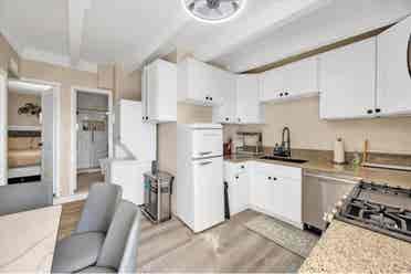 Looking for a female roommate