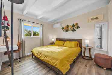 Looking for a female roommate